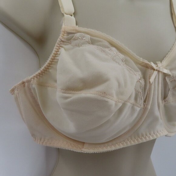 Bali 40C 0180 Full Coverage Ivory Embroidered Flowers Underwire Bra No Padding - Picture 2 of 13